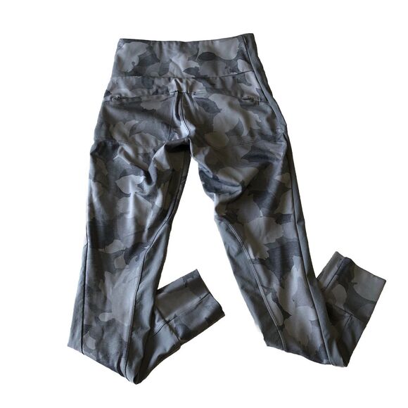 Athleta Essex Camo Hybrid Leggings Cobblestone Gray Zippered Pockets Size XS - Picture 2 of 14